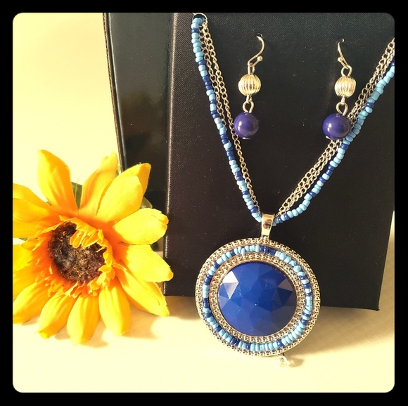 Mixit Jewelry - NWT Blue beaded Necklace w/Matching Earrings set